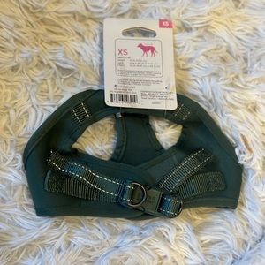 New XS army green Boots and Barkley Dog Harness